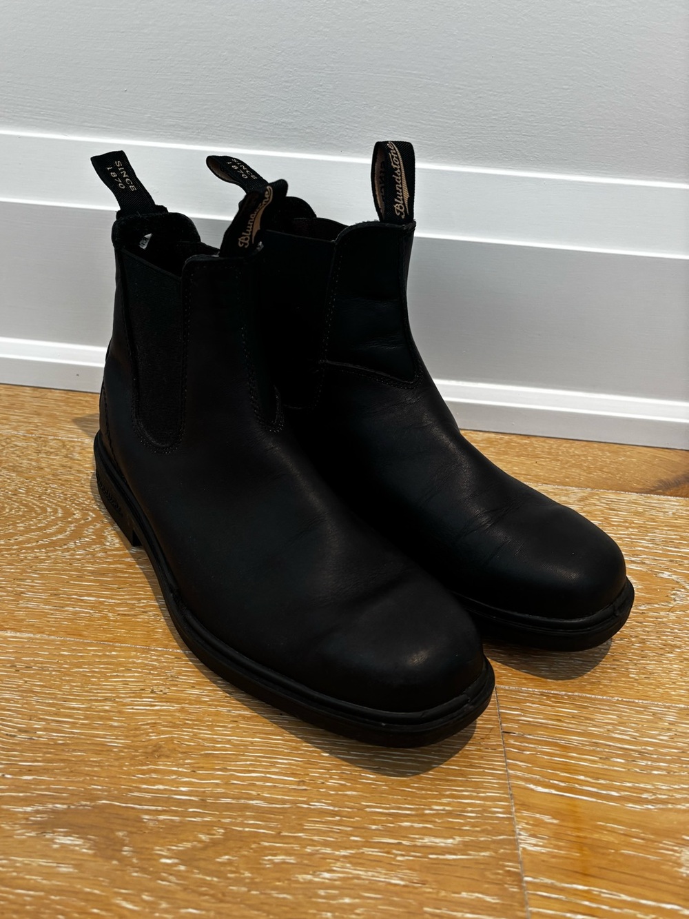 Blundstone Chisel Toe Boots Size 9
